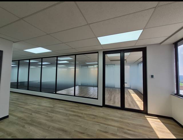202M² OFFICE TO LET IN SANDOWN